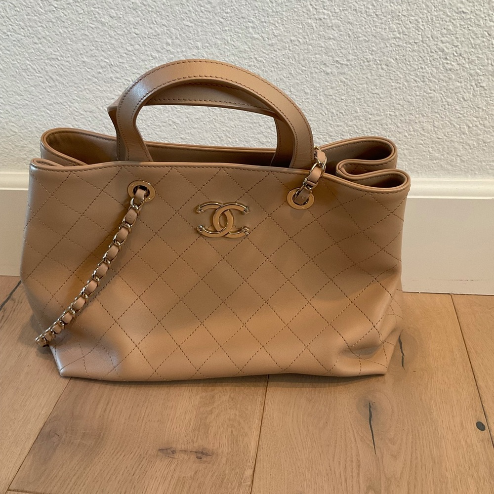 💕Chanel Blush Petite Shopping Tote Spring 2021💕